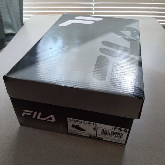 FILA Burgundy running shoes - Picture 6 of 8